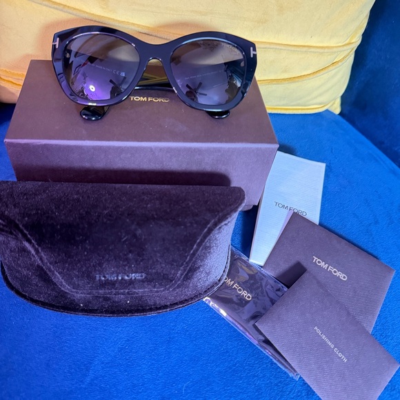 Tom Ford Accessories - Tom Ford Cara Black Sunglasses